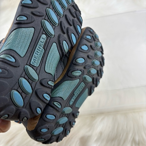 Merrell Gray and Blue Sneakers with Rugged Design size 7 kids - Picture 6 of 9